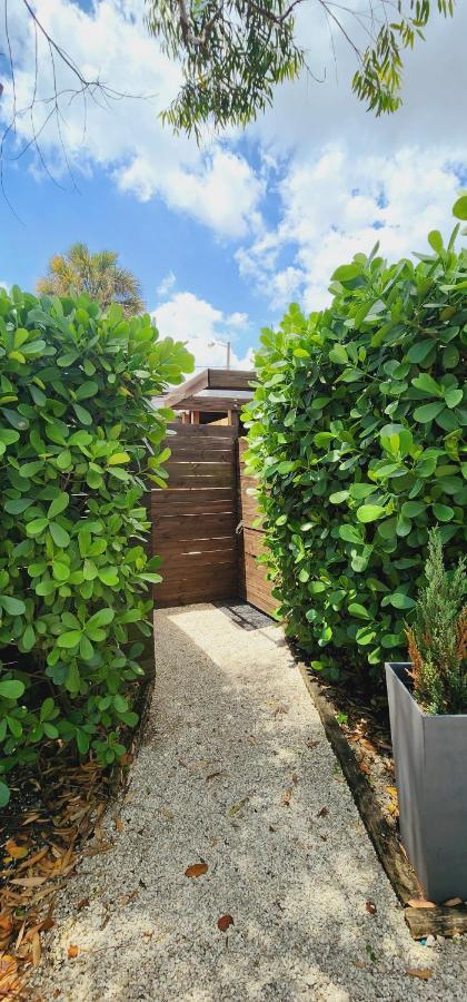 Private Aparment Studio In The Hard Of Miami Unit # 6 Opa-locka Экстерьер фото