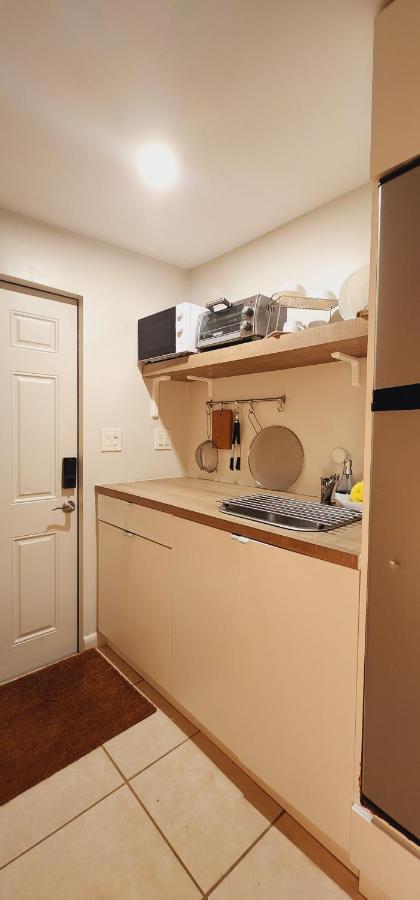 Private Aparment Studio In The Hard Of Miami Unit # 6 Opa-locka Экстерьер фото